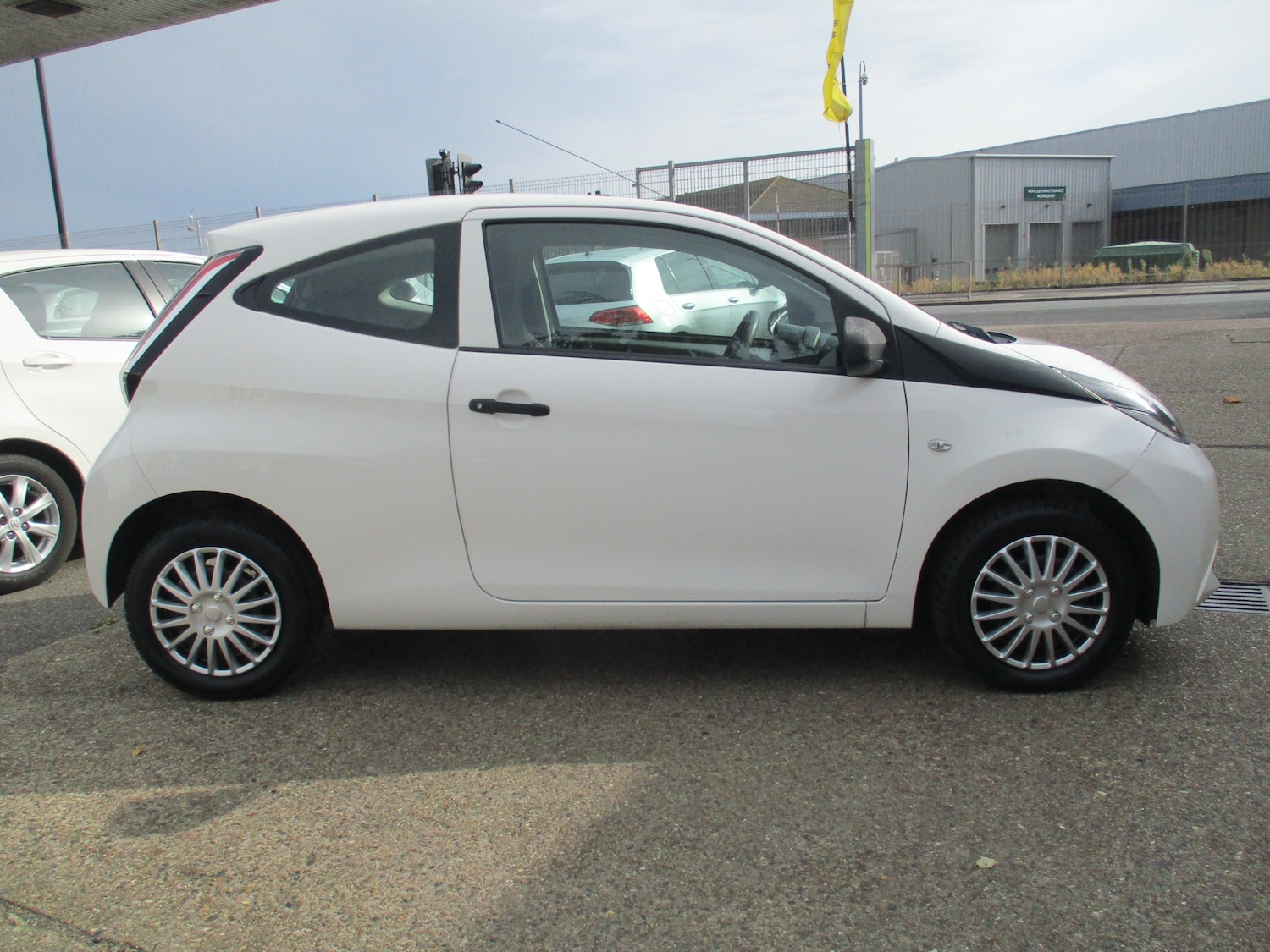 Used Toyota AYGO 2018 for sale - 75920450: Photo 2