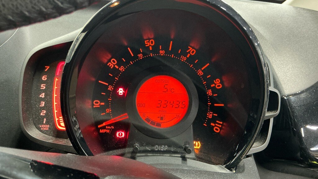 Used Toyota AYGO 2015 for sale - 78176584: Photo 10