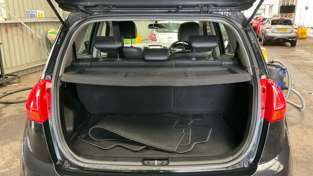 Used Kia Venga 2015 for sale - 76401514: Photo 7