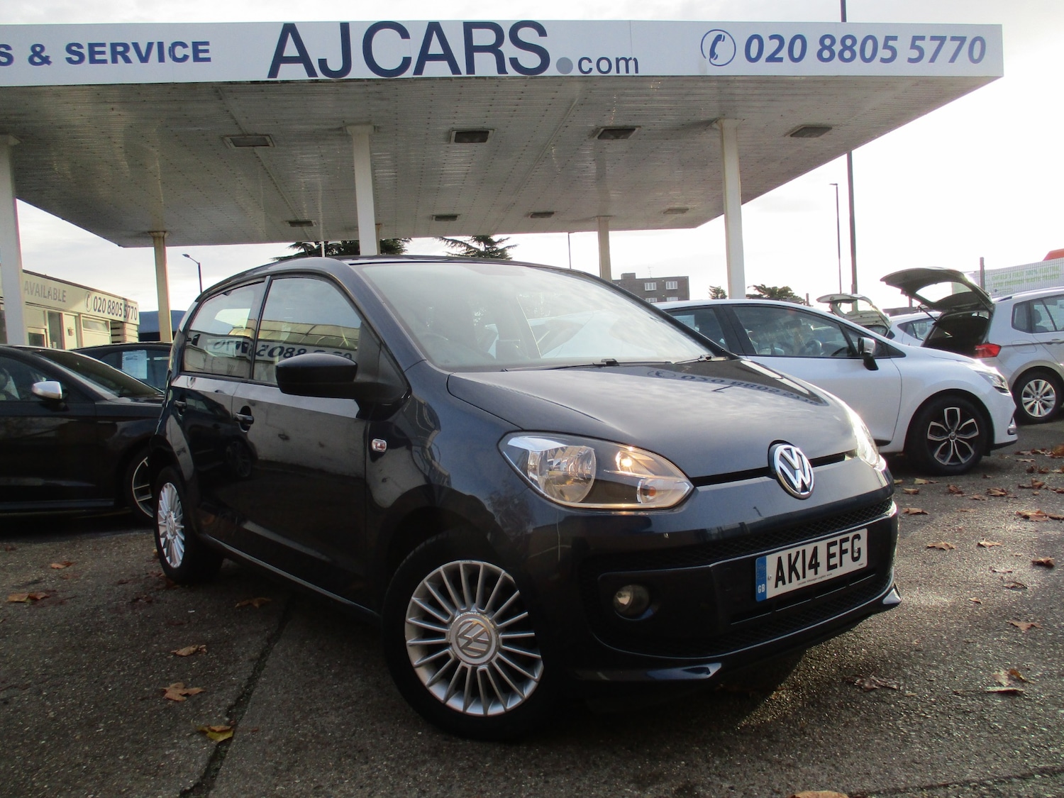 Used Volkswagen up! 2014 for sale - 76553643: Photo 2