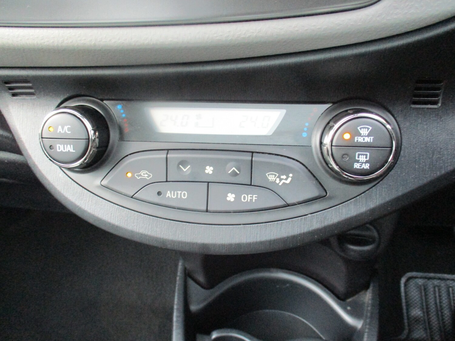 Used Toyota Yaris 2012 for sale - 76319944: Photo 16