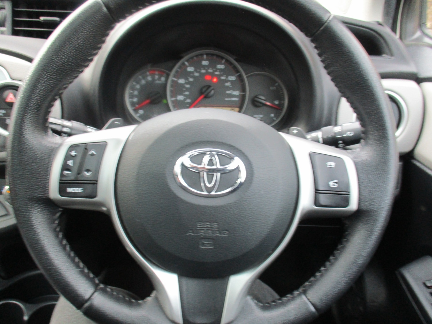 Used Toyota Yaris 2012 for sale - 76319944: Photo 18