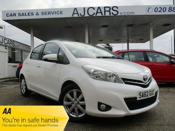 Used Toyota Yaris 2012 for sale - 76319944: Photo