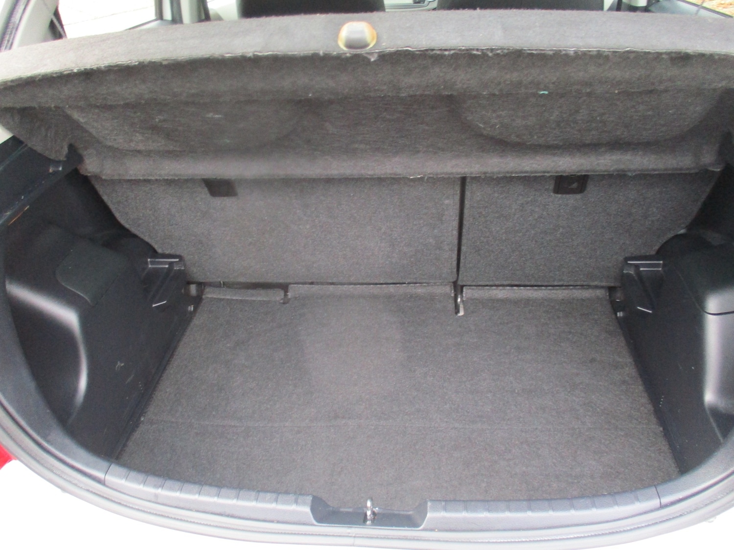 Used Toyota Yaris 2012 for sale - 76319944: Photo 8