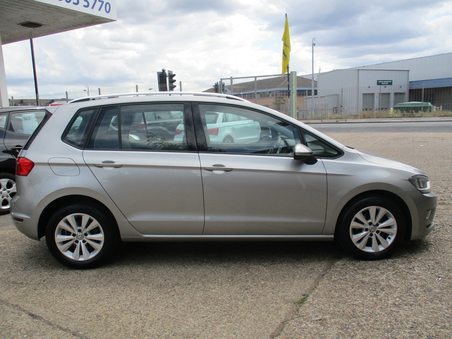 Used Volkswagen Golf SV 2017 for sale - 75202151: Photo 2