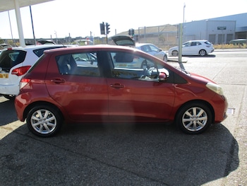 Used Toyota Yaris 2012 for sale - 76114801: Photo