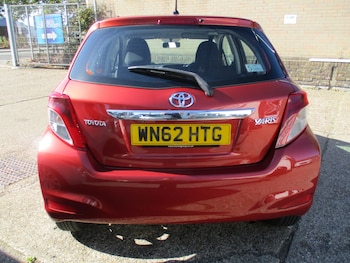 Used Toyota Yaris 2012 for sale - 76114801: Photo