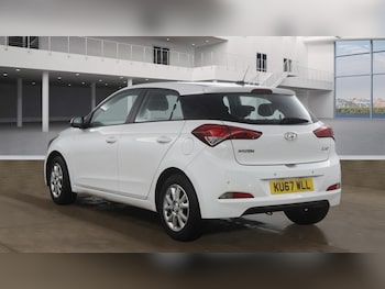 Used Hyundai i20 2017 for sale - 77270392: Photo