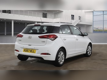 Used Hyundai i20 2017 for sale - 77270392: Photo