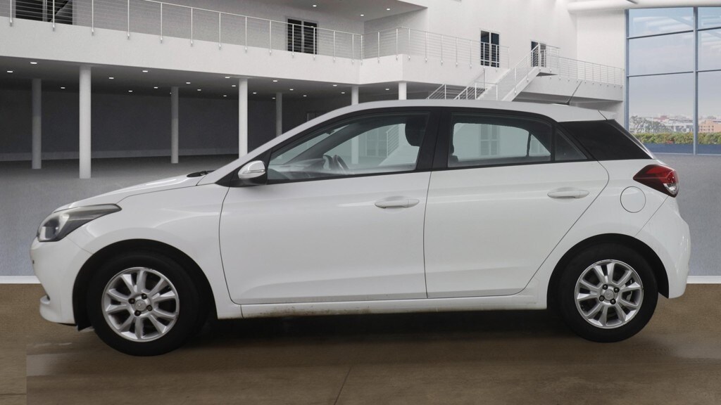 Used Hyundai i20 2017 for sale - 77270392: Photo 6