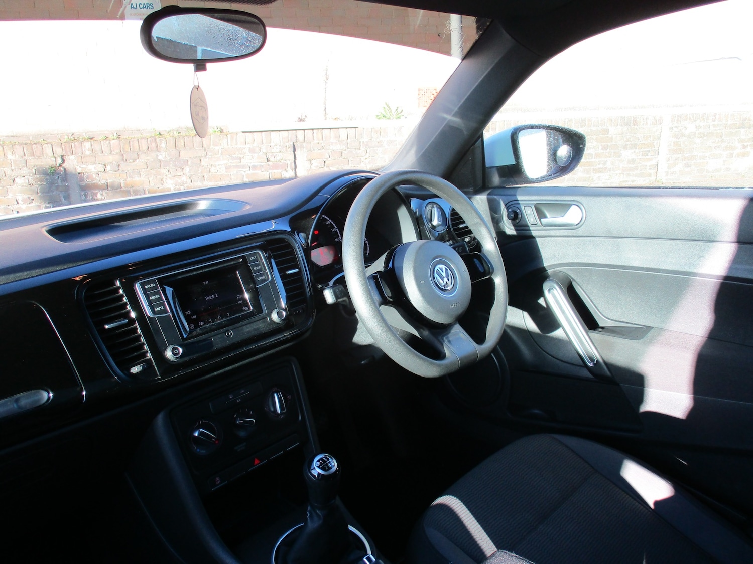 Used Volkswagen Beetle 2015 for sale - 77093795: Photo 12