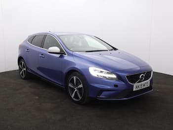 Used Volvo V40 2019 for sale - 79709600: Photo