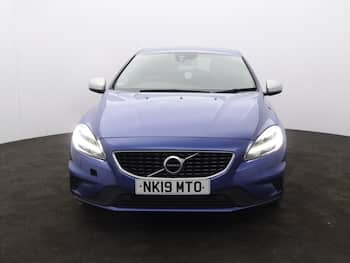 Used Volvo V40 2019 for sale - 79709600: Photo