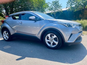 Used Toyota C-HR 2018 for sale - 79197456: Photo