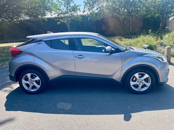 Used Toyota C-HR 2018 for sale - 79197456: Photo