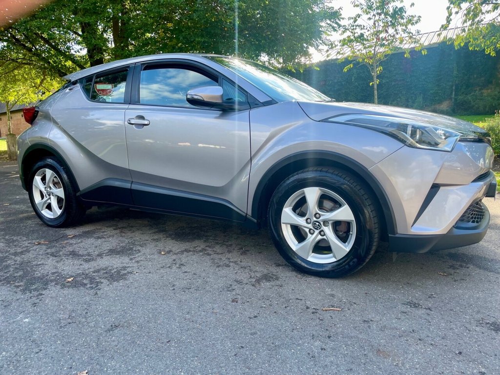 Used Toyota C-HR 2018 for sale - 76068710: Photo 1