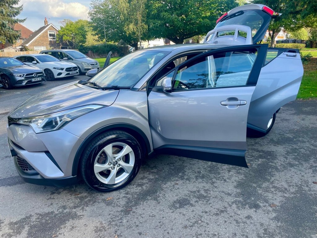 Used Toyota C-HR 2018 for sale - 76068710: Photo 13