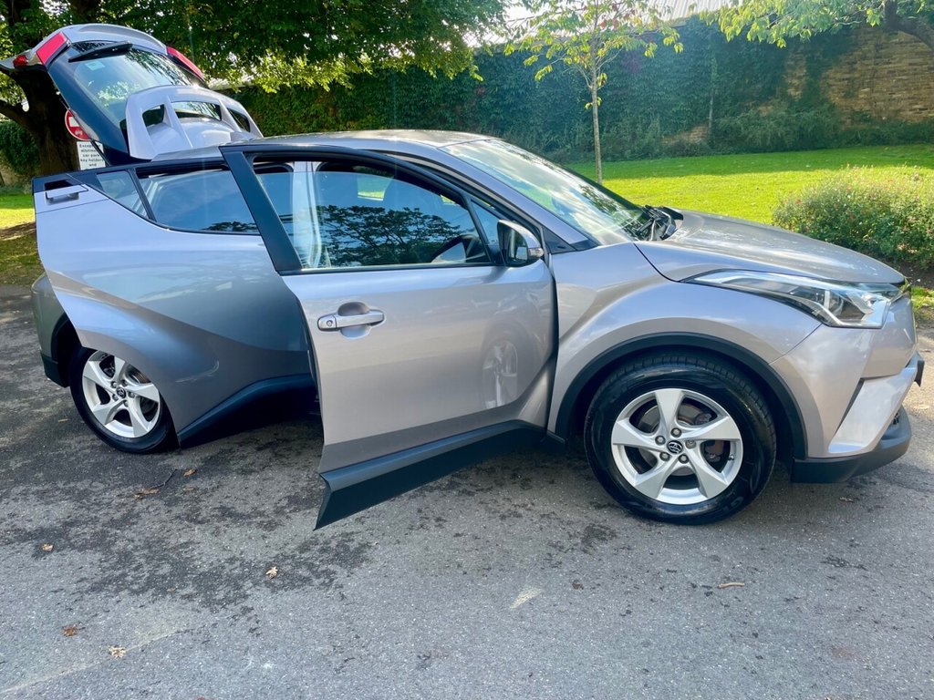 Used Toyota C-HR 2018 for sale - 76068710: Photo 15