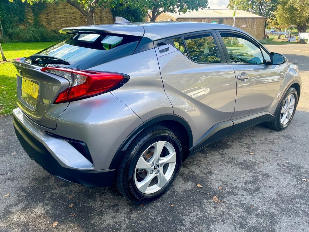 Used Toyota C-HR 2018 for sale - 76068710: Photo 8