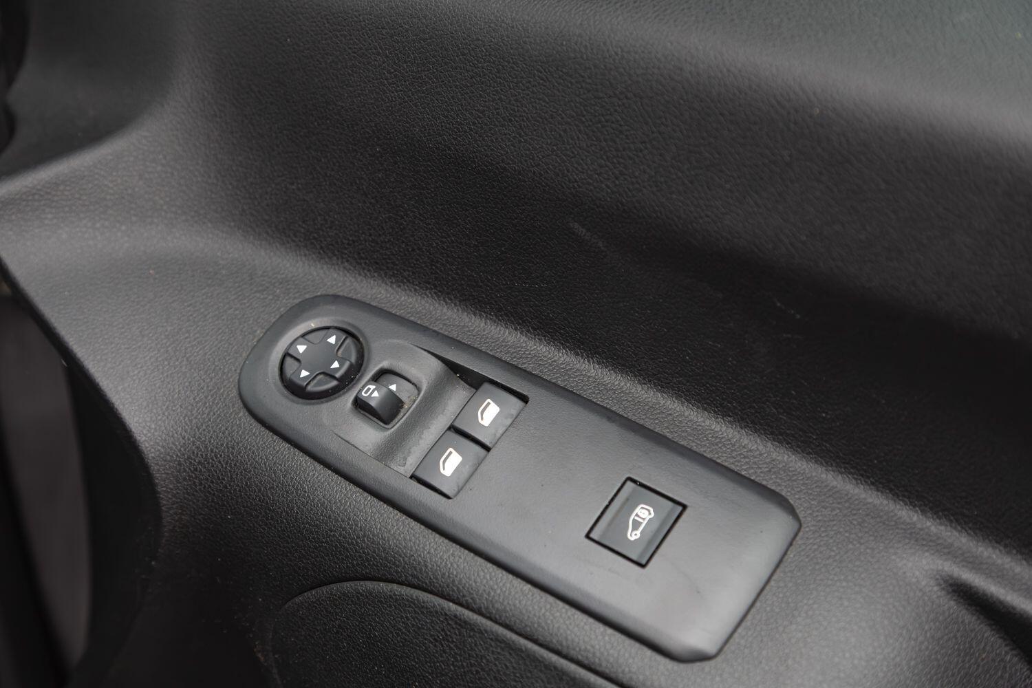 Used Peugeot e-Partner 2022 for sale - 76060113: Photo 37