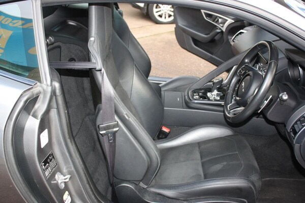 Used Jaguar F-Type 2018 for sale - 73189195: Photo 31