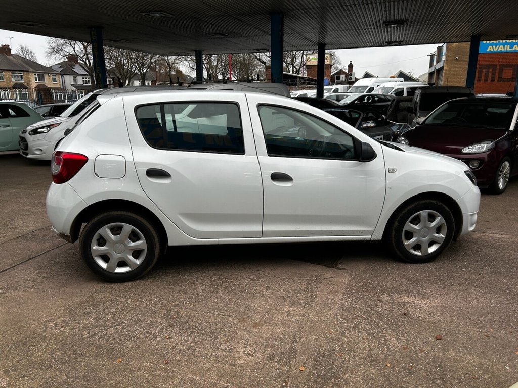 Used Dacia Sandero 2015 for sale - 77038435: Photo 2
