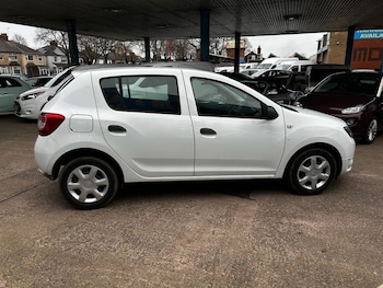Used Dacia Sandero 2015 for sale - 77038435: Photo