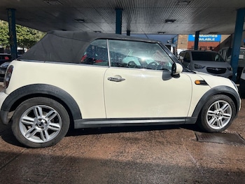 Used MINI Convertible 2011 for sale - 75950725: Photo