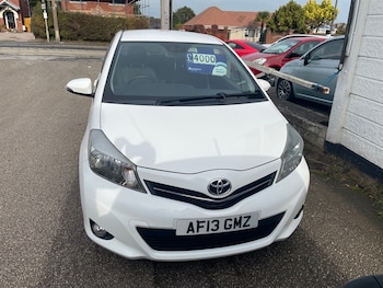 Used Toyota Yaris 2013 for sale - 76428376: Photo