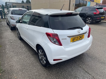 Used Toyota Yaris 2013 for sale - 76428376: Photo