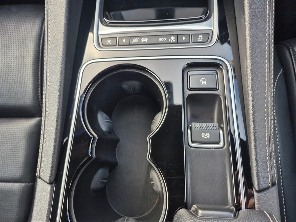 Used Jaguar F-Pace 2016 for sale - 76366685: Photo 16