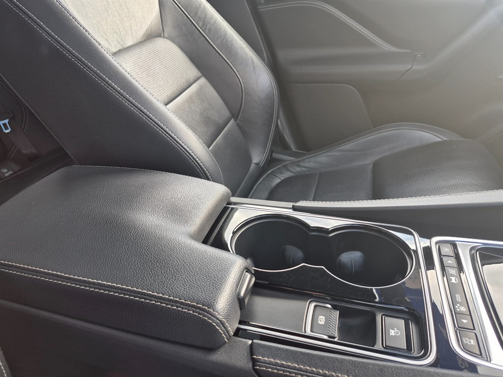 Used Jaguar F-Pace 2016 for sale - 76366685: Photo 17