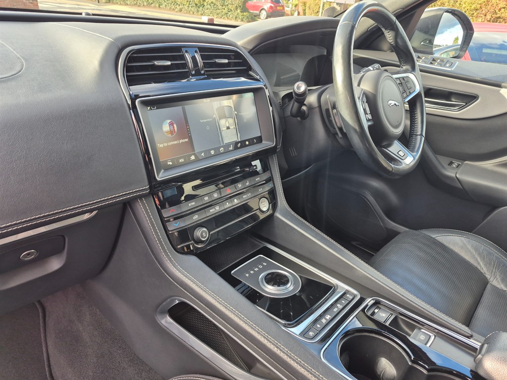 Used Jaguar F-Pace 2016 for sale - 76366685: Photo 19