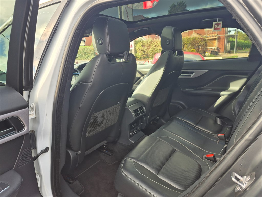 Used Jaguar F-Pace 2016 for sale - 76366685: Photo 20