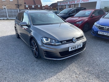 Volkswagen - Golf