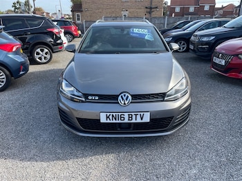 Used Volkswagen Golf 2016 for sale - 76244651: Photo 2