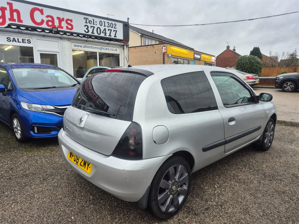 Used Renault Clio 2008 for sale - 76948708: Photo 5