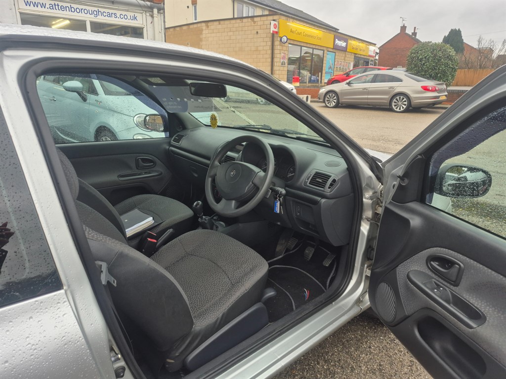 Used Renault Clio 2008 for sale - 76948708: Photo 8