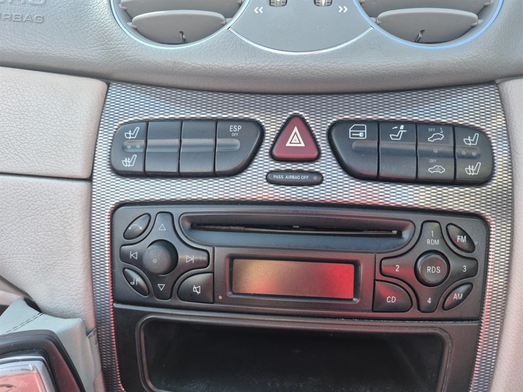 Used Mercedes-Benz CLK 2003 for sale - 77877914: Photo 11