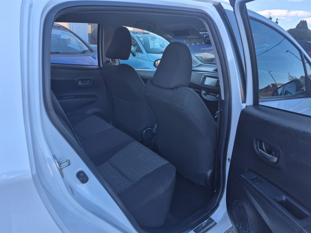 Used Toyota Yaris 2014 for sale - 77087759: Photo 19