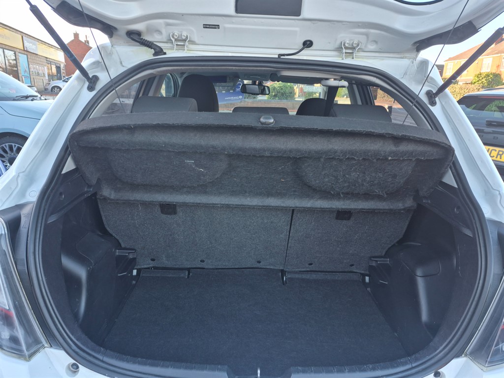 Used Toyota Yaris 2014 for sale - 77087759: Photo 8