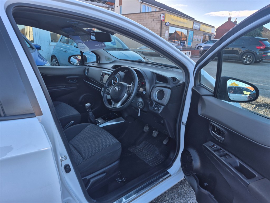 Used Toyota Yaris 2014 for sale - 77087759: Photo 9