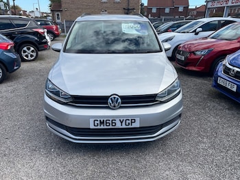 Used Volkswagen Touran 2017 for sale - 76172524: Photo