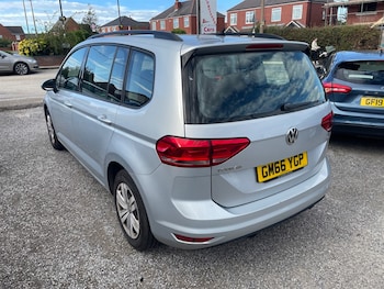 Used Volkswagen Touran 2017 for sale - 76172524: Photo