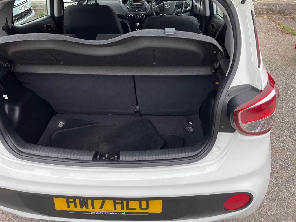 Used Hyundai i10 2017 for sale - 77804120: Photo 11