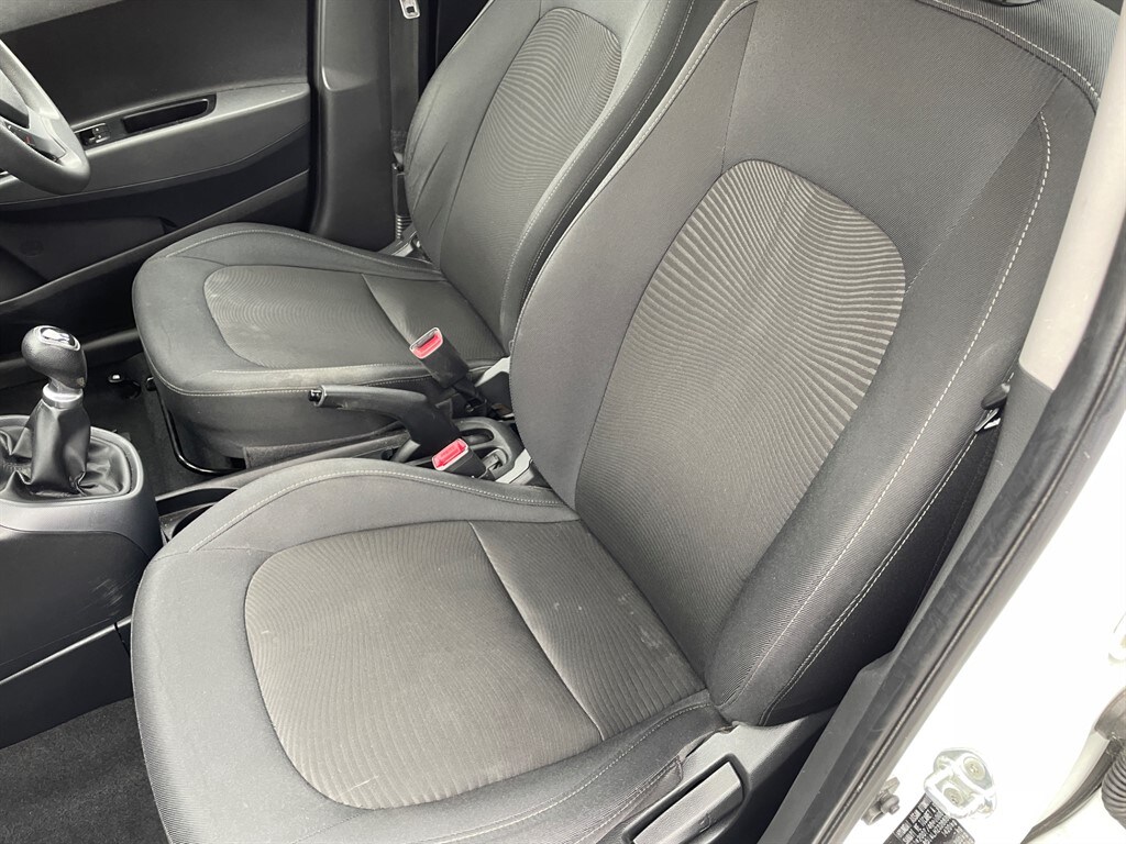 Used Hyundai i10 2017 for sale - 77804120: Photo 13