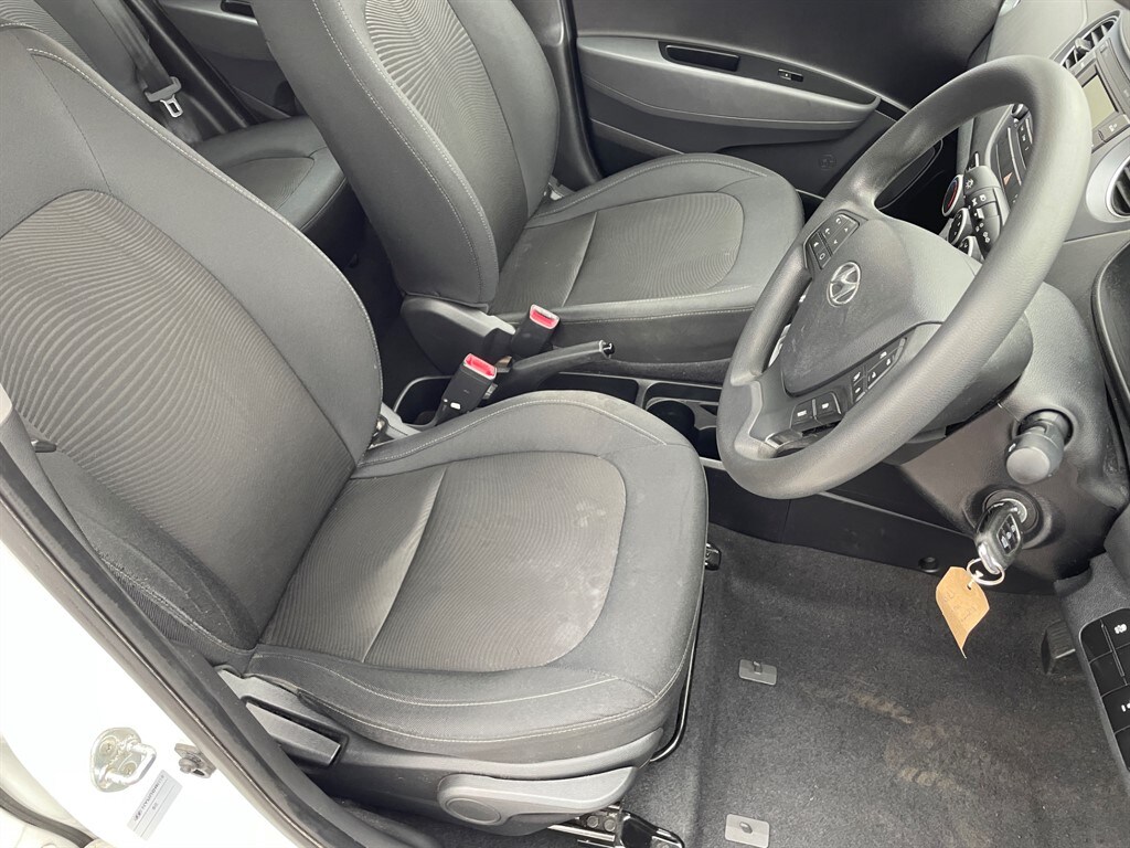 Used Hyundai i10 2017 for sale - 77804120: Photo 8