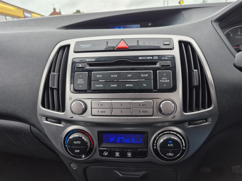 Used Hyundai i20 2014 for sale - 76766589: Photo 12