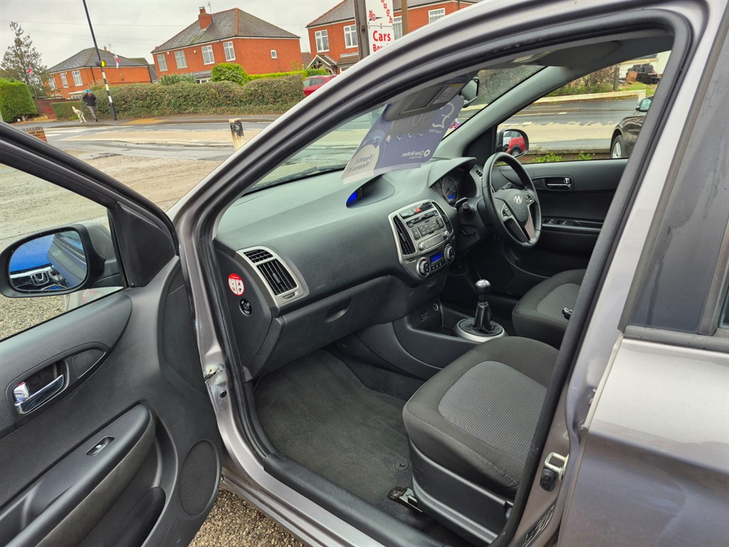 Used Hyundai i20 2014 for sale - 76766589: Photo 15