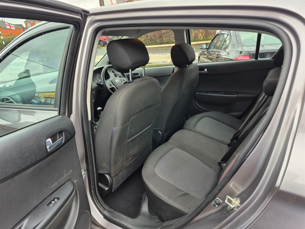 Used Hyundai i20 2014 for sale - 76766589: Photo 16